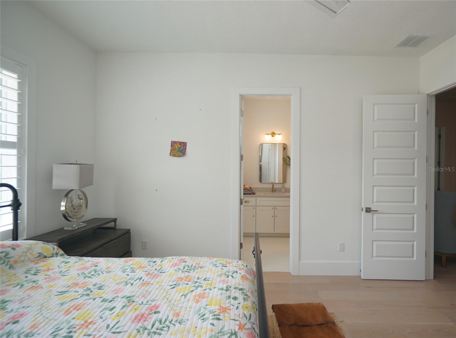 4117 W EUCLID AVE — photo 18