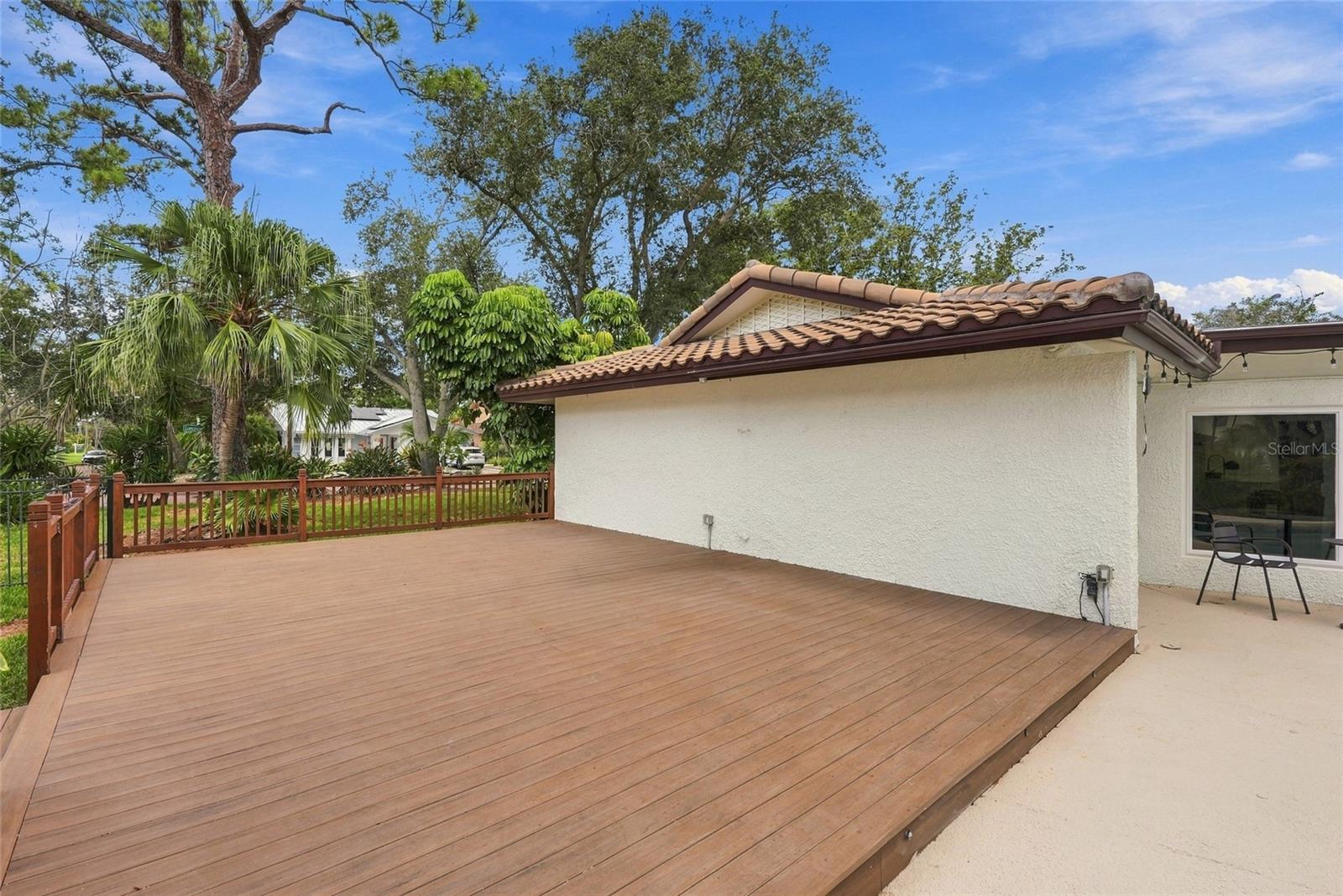 7220 SUNSHINE DR S — photo 42