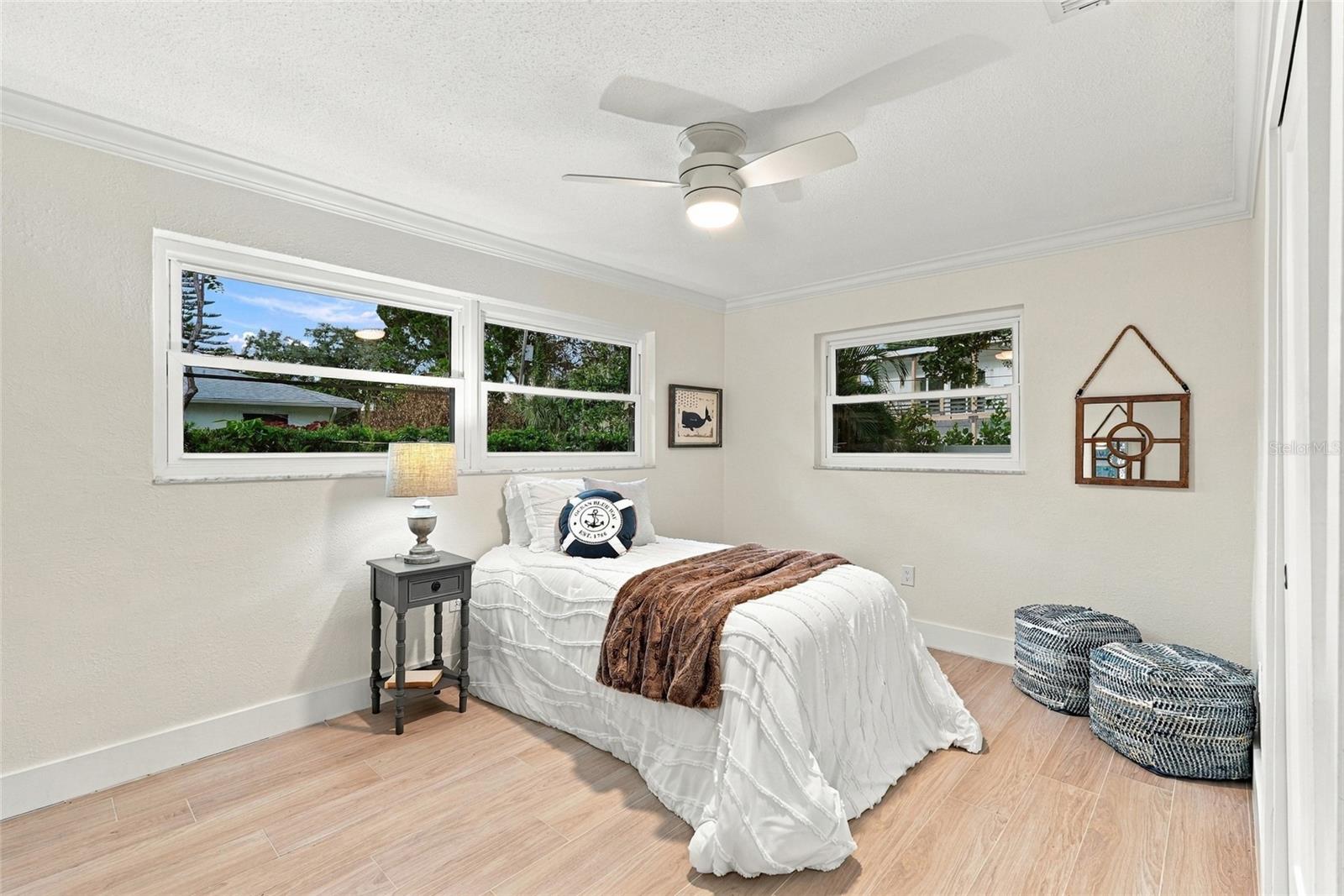 7220 SUNSHINE DR S — photo 32