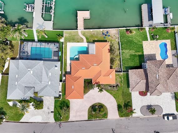 136 BAYSIDE DR — photo 43
