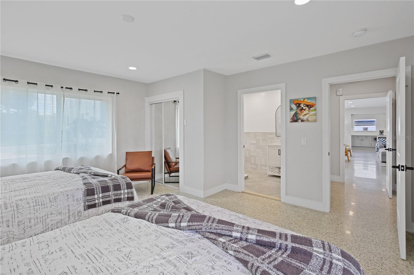 136 BAYSIDE DR — photo 31