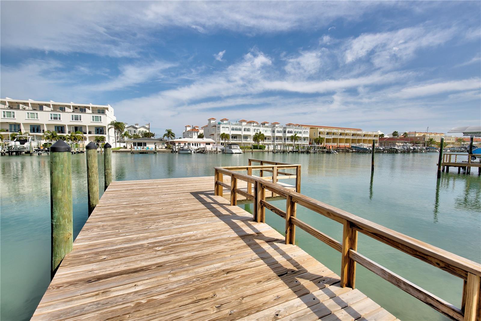 136 BAYSIDE DR — photo 41