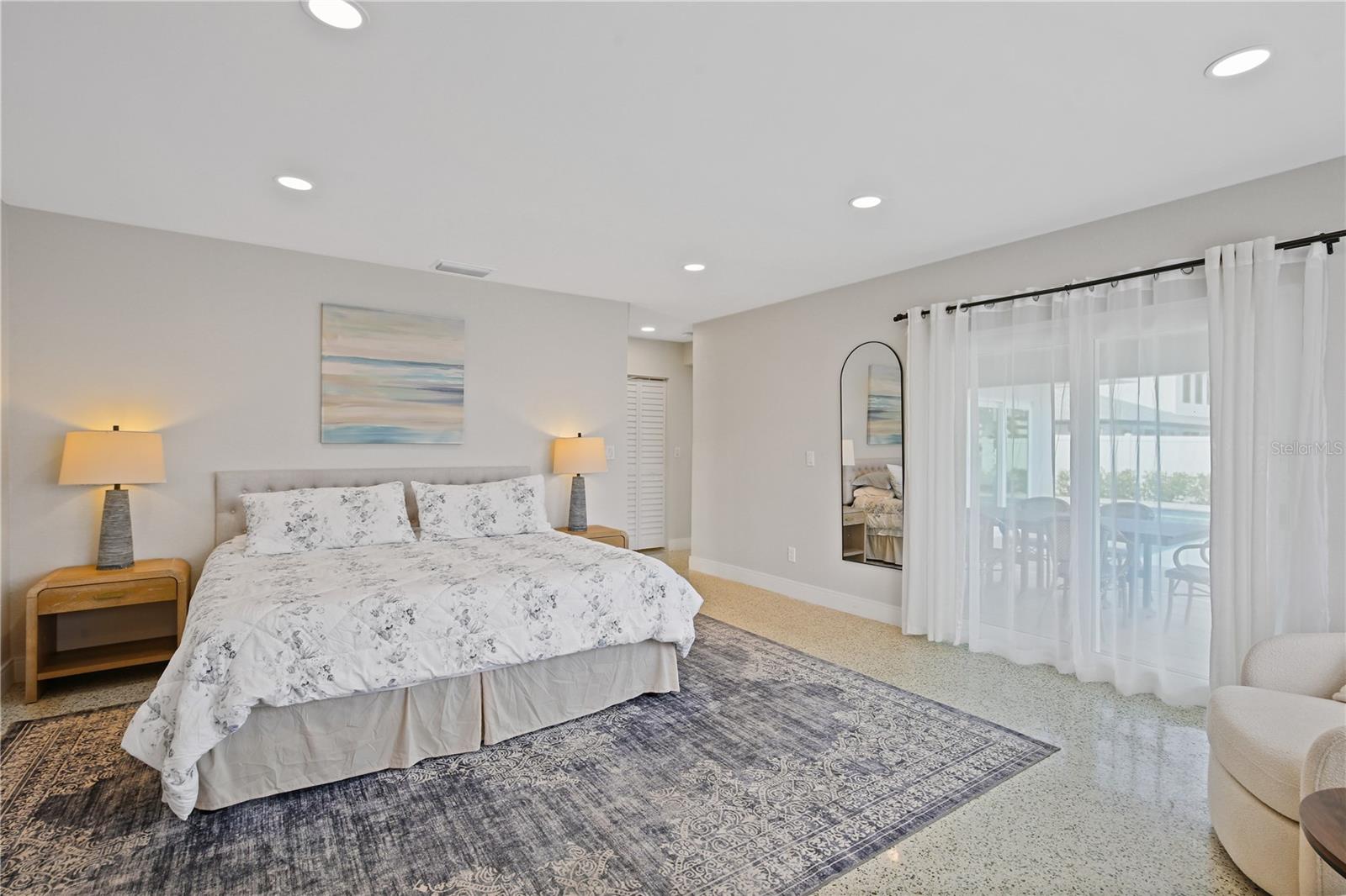 136 BAYSIDE DR — photo 23