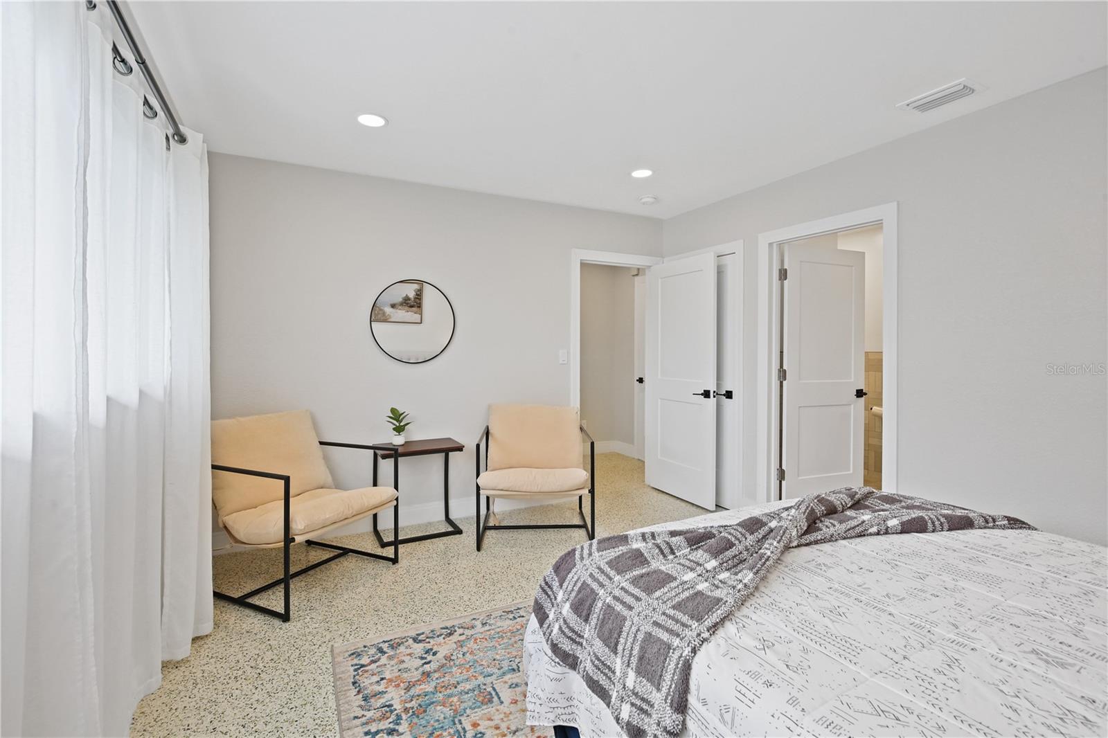 136 BAYSIDE DR — photo 33