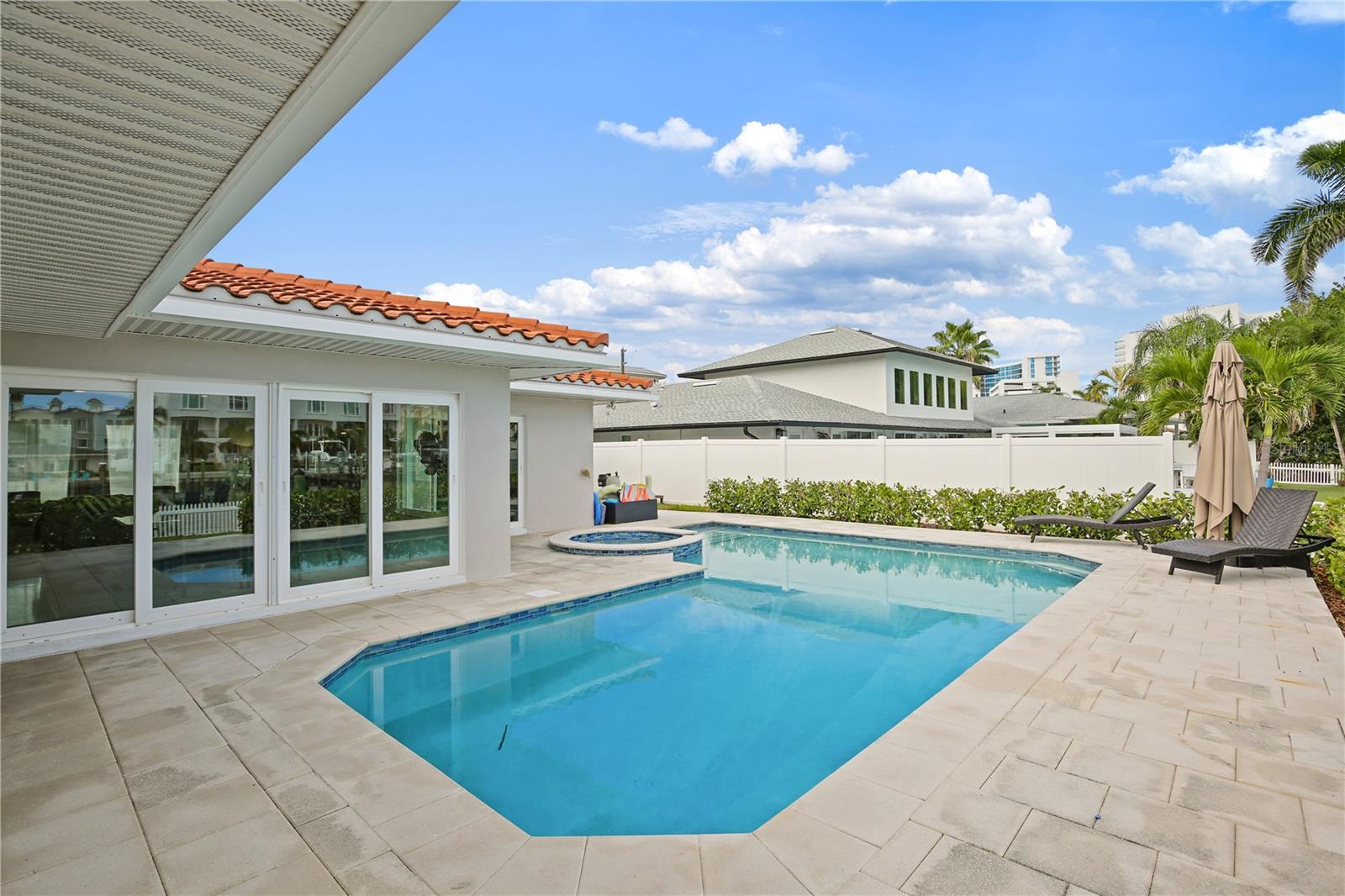 136 BAYSIDE DR — photo 38