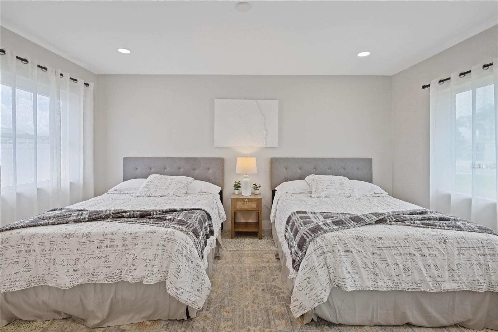 136 BAYSIDE DR — photo 30