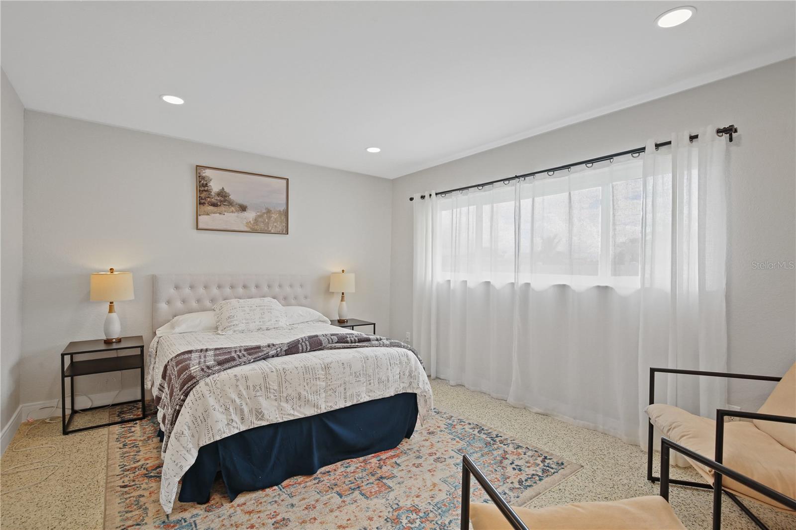 136 BAYSIDE DR — photo 35