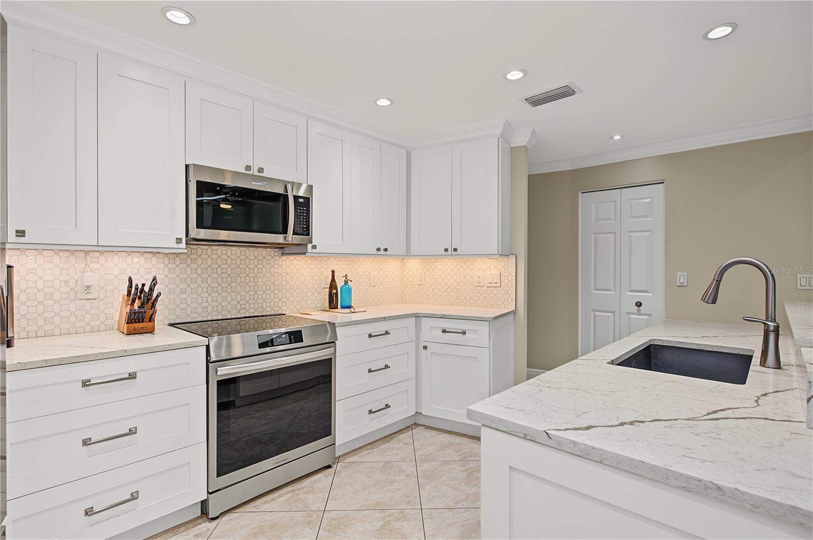 2615 LANDING WAY — photo 11