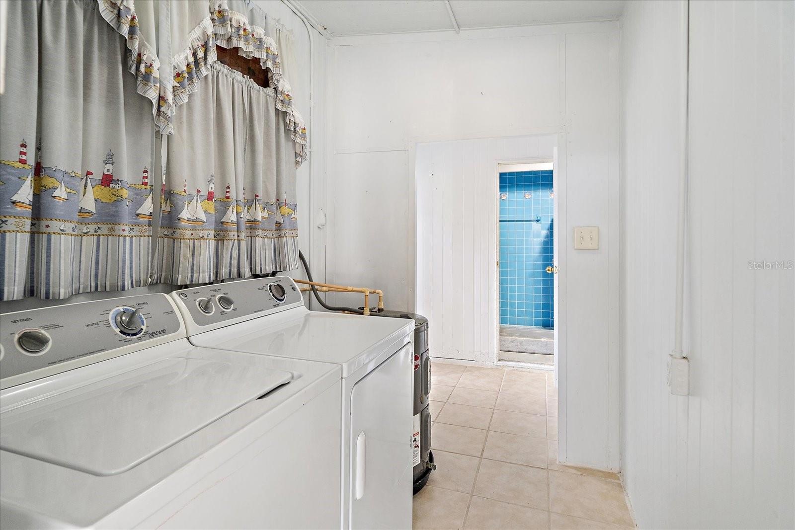 43 EDESSA DR — photo 18