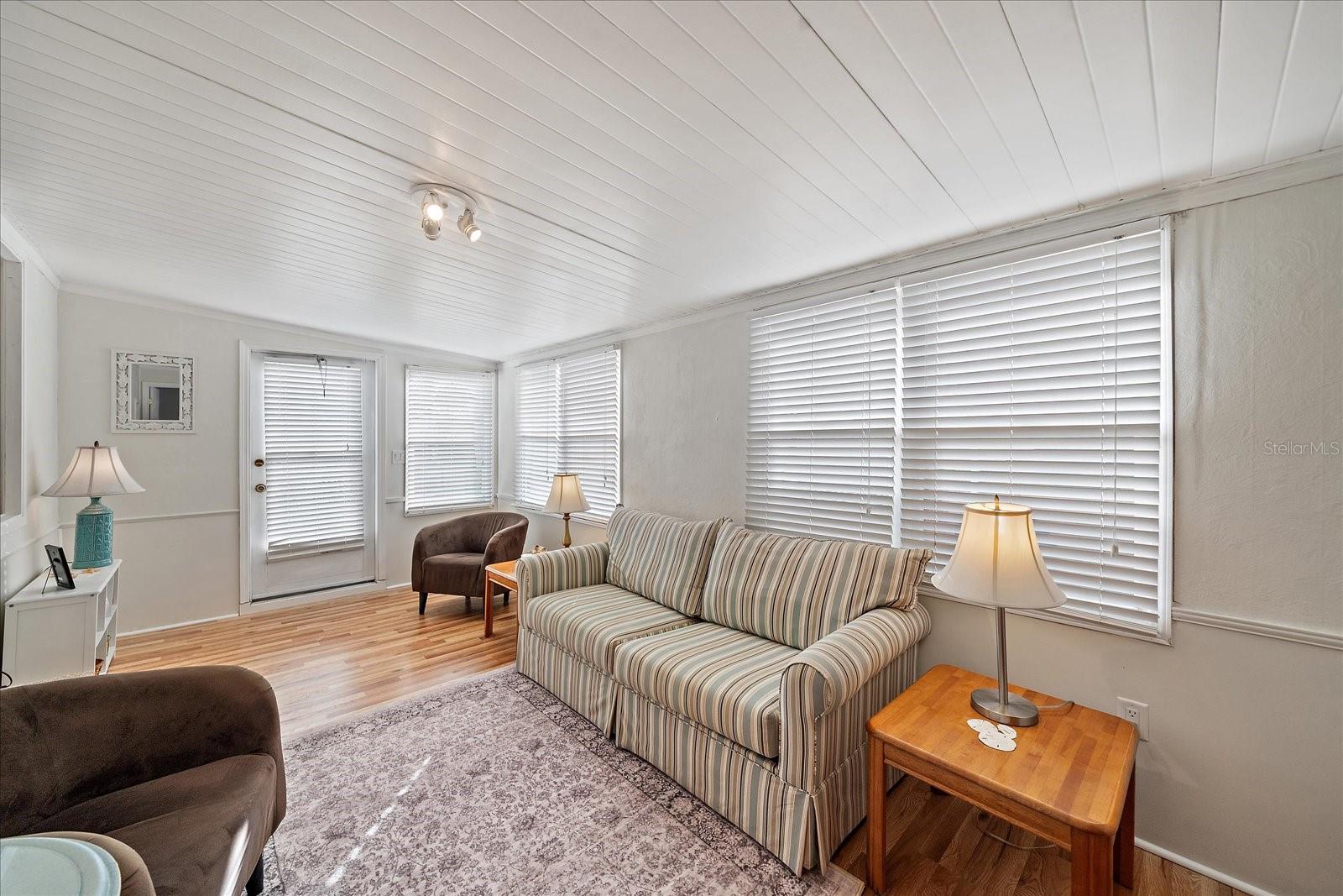43 EDESSA DR — photo 4