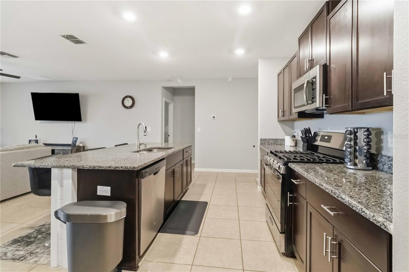 5210 DANDELION ST — photo 14