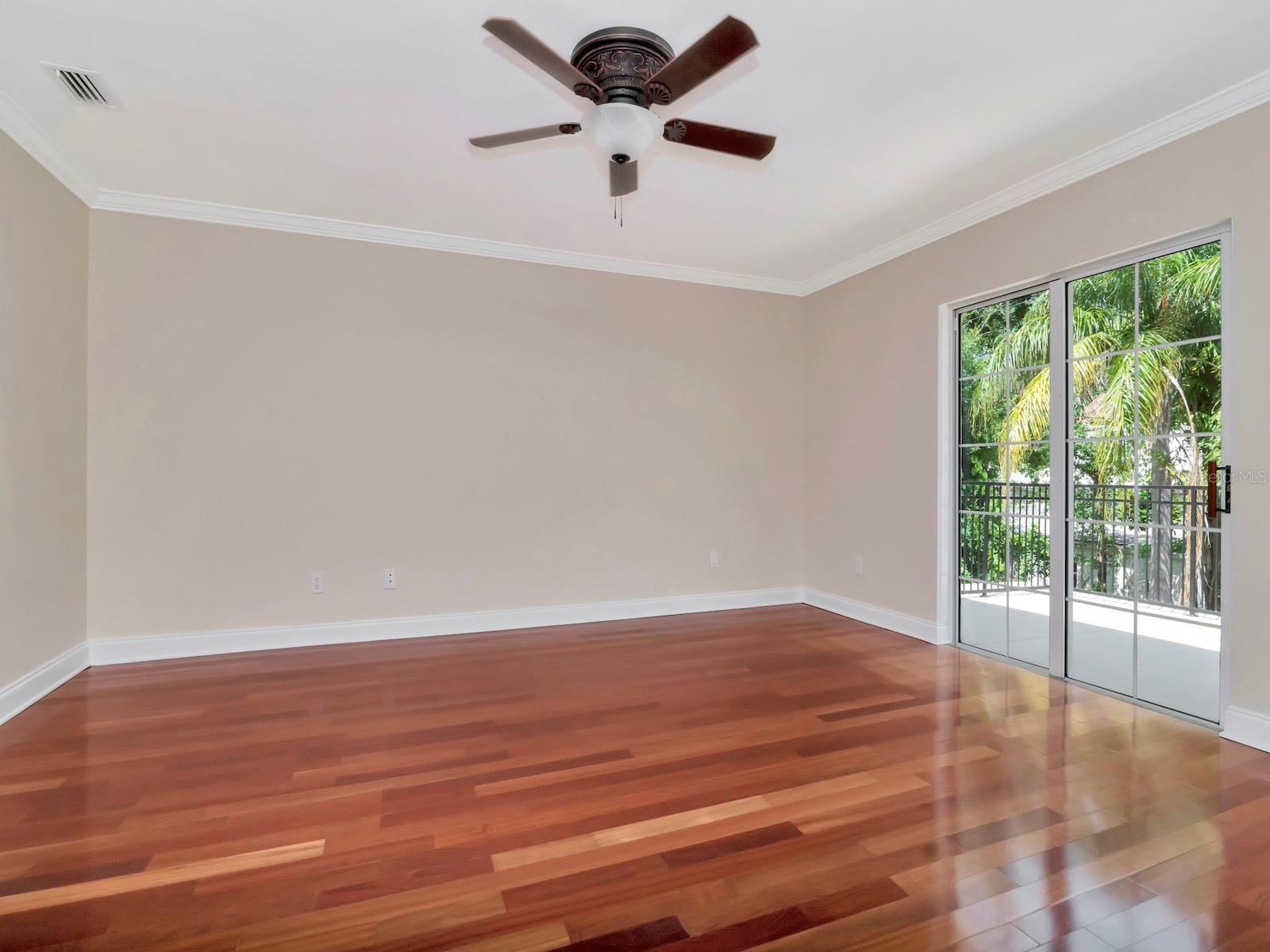 165 BALTIC CIR — photo 34