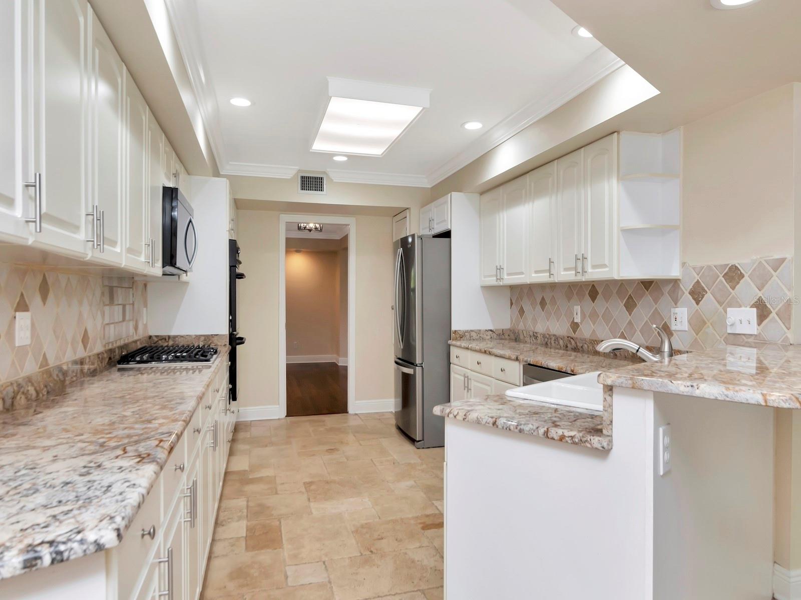 165 BALTIC CIR — photo 25