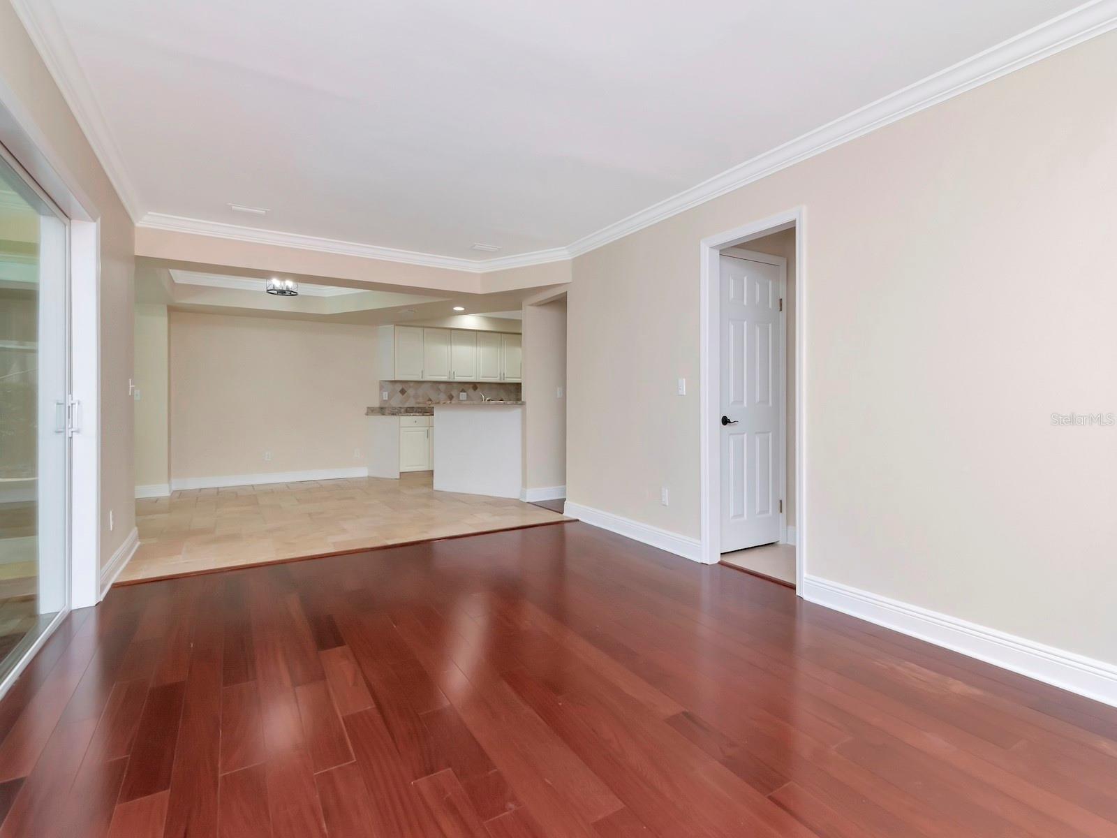 165 BALTIC CIR — photo 18