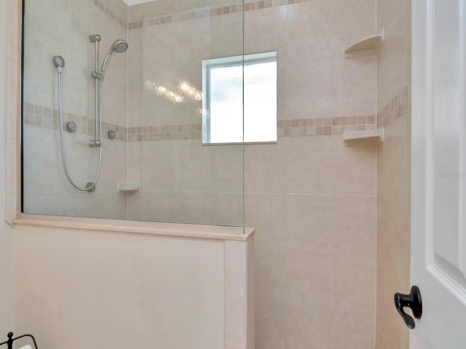 165 BALTIC CIR — photo 38
