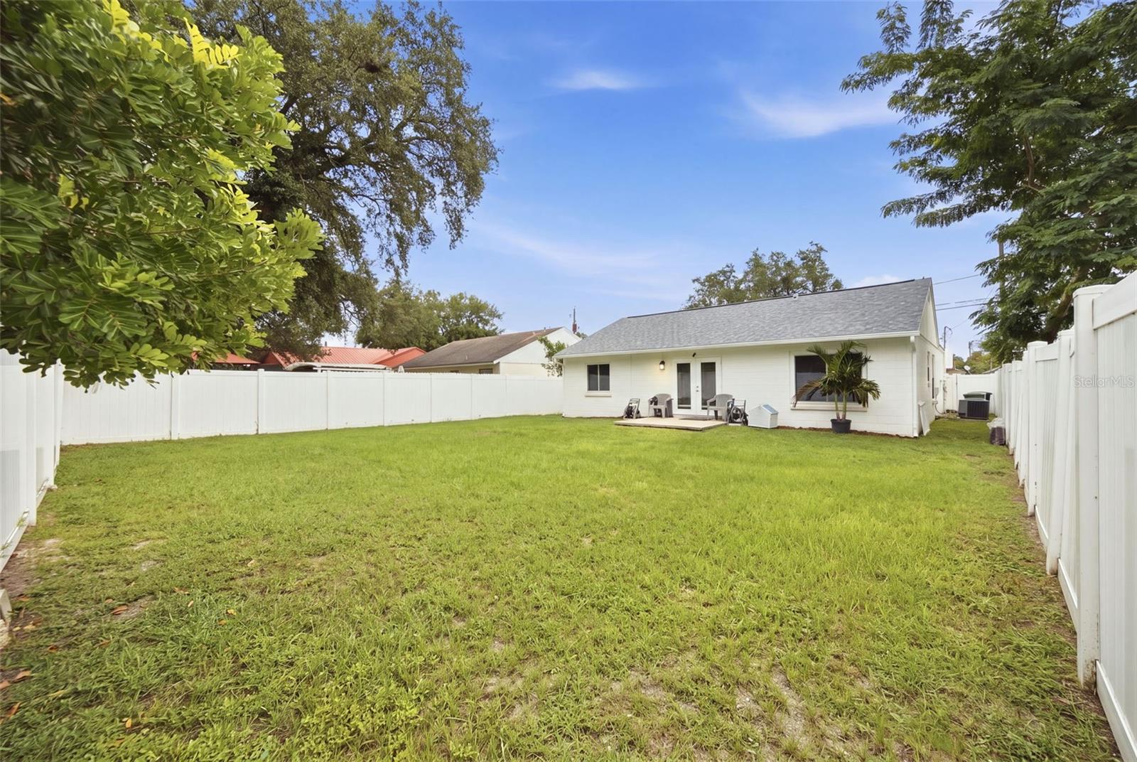 6809 S SHERIDAN RD — photo 29