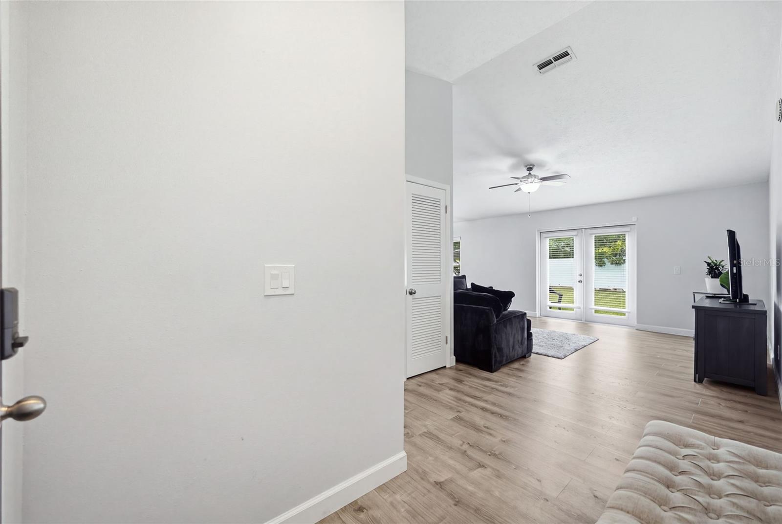 6809 S SHERIDAN RD — photo 14