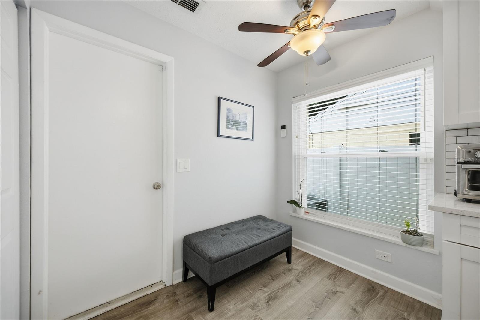 6809 S SHERIDAN RD — photo 13
