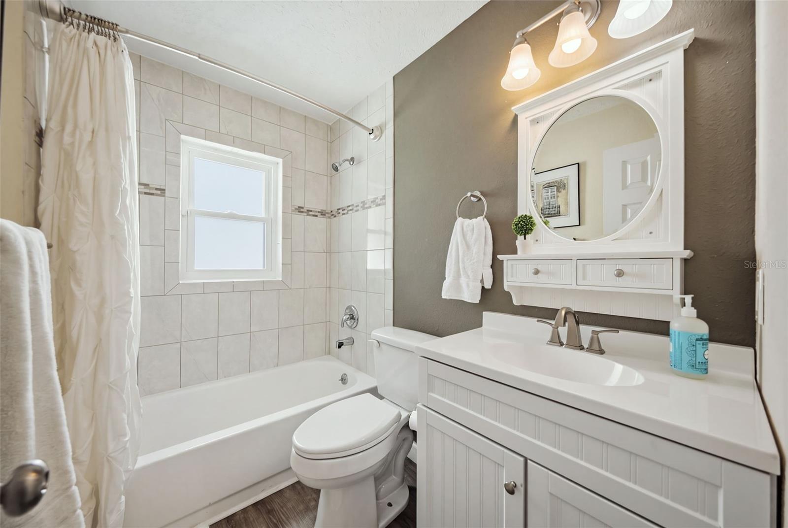 6809 S SHERIDAN RD — photo 23