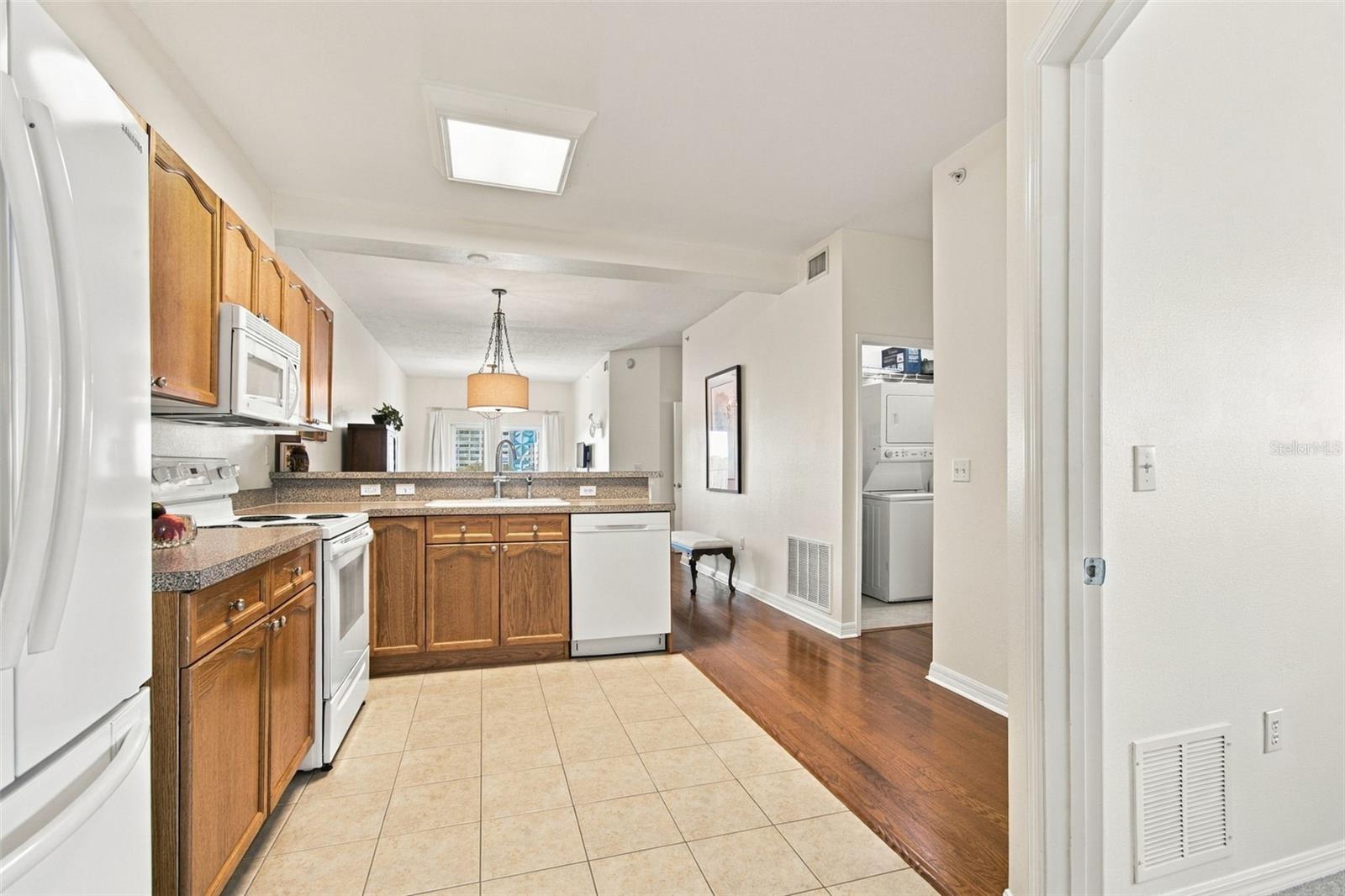 316 8TH ST S #304 — photo 4