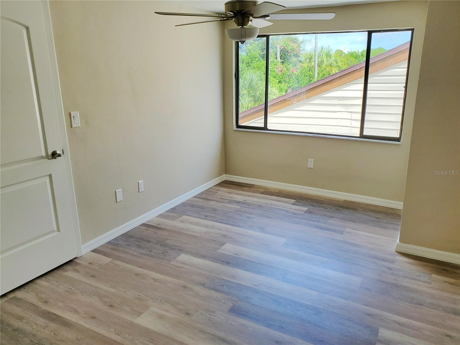 7500 ROCKY POINT DR — photo 13