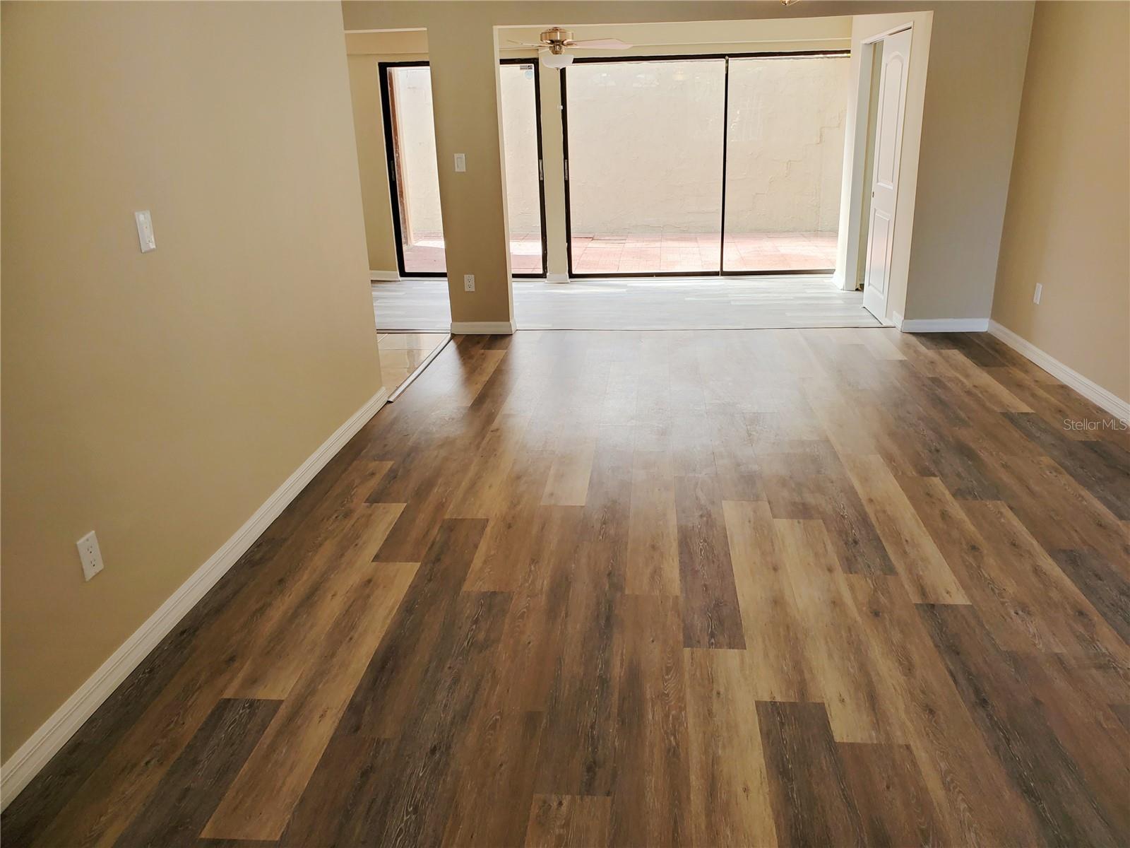 7500 ROCKY POINT DR — photo 4