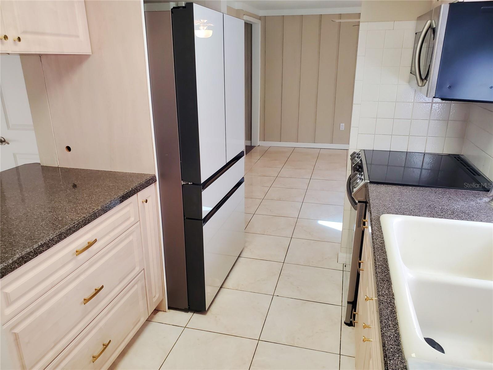 7500 ROCKY POINT DR — photo 10
