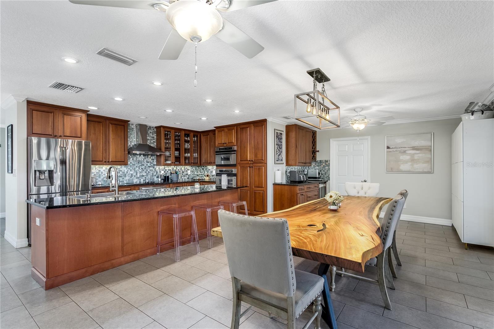 17018 DENNIS RD — photo 17