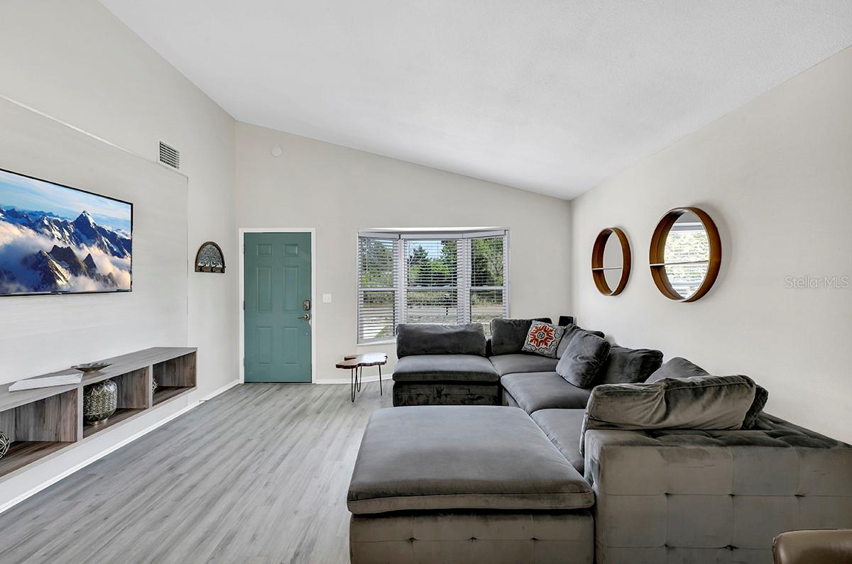 1112 S PROSPECT AVE — photo 19