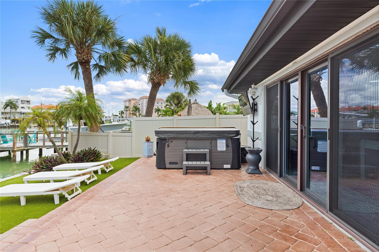 166 BAYSIDE DR — photo 32