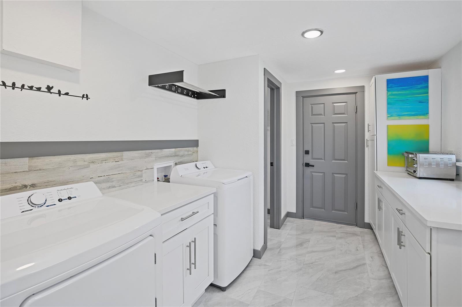 166 BAYSIDE DR — photo 15