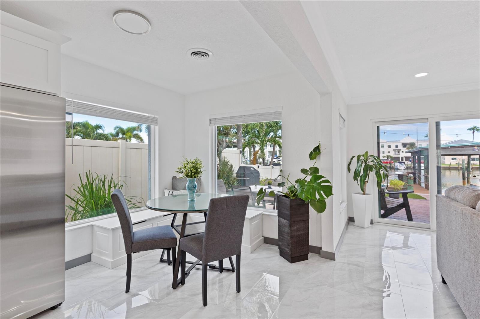 166 BAYSIDE DR — photo 11