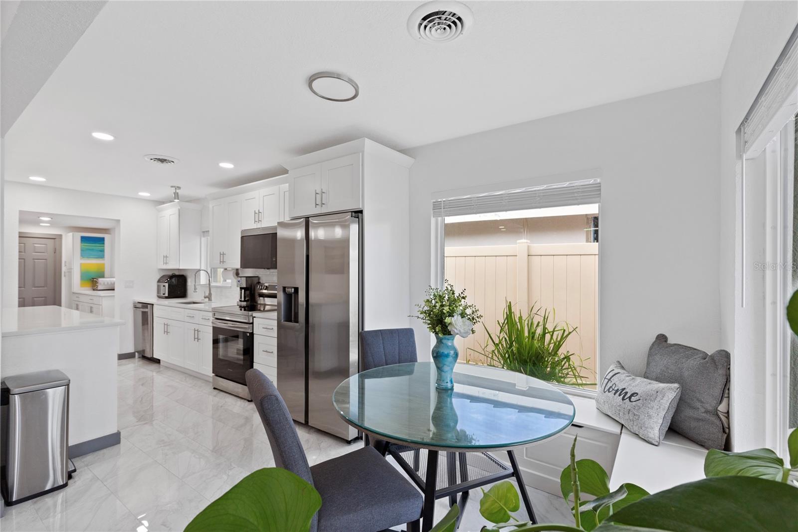 166 BAYSIDE DR — photo 10