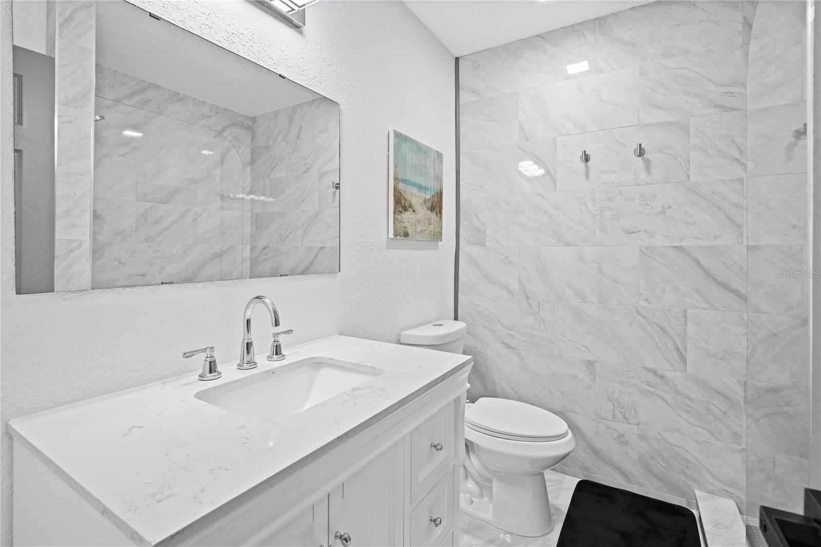 166 BAYSIDE DR — photo 17