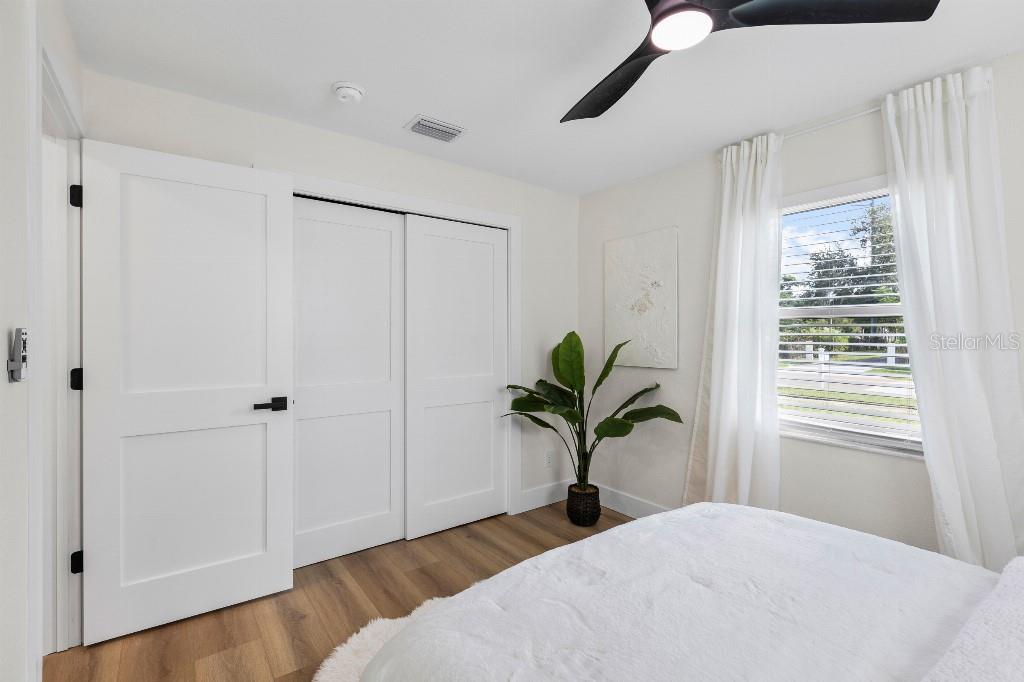 2403 ADRIAN AVE — photo 12