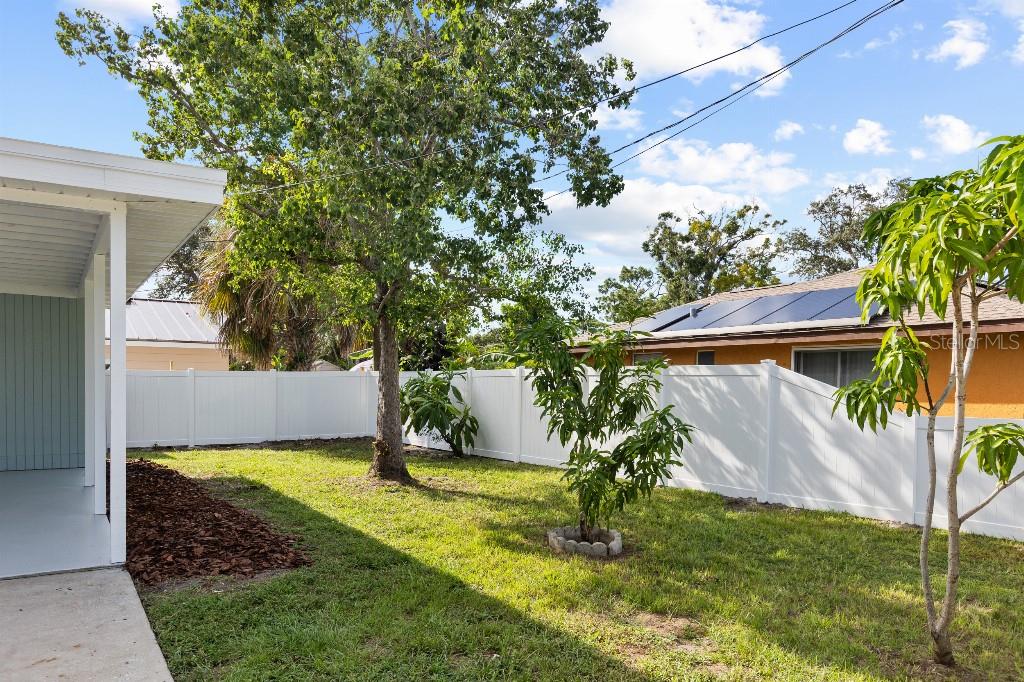 2403 ADRIAN AVE — photo 15