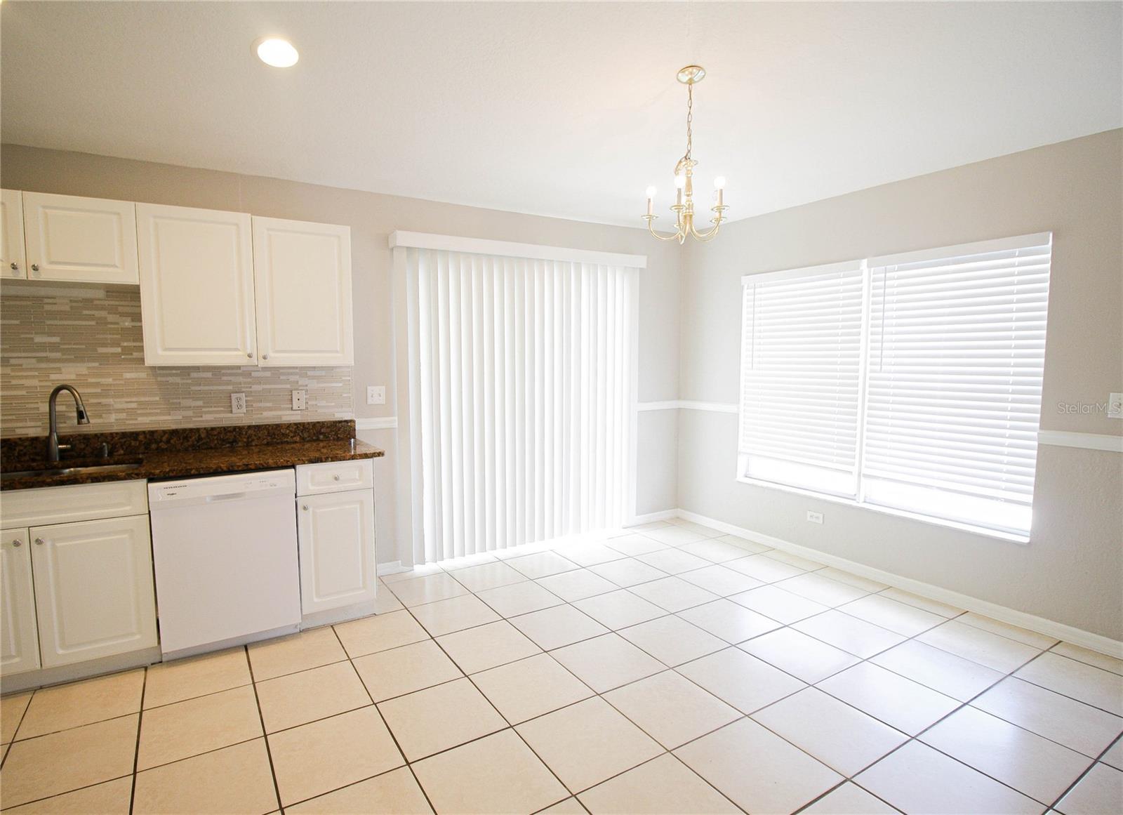 5454 KENSINGTON ST #5454 — photo 6