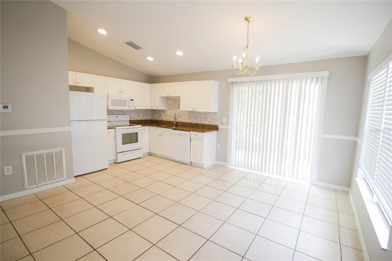 5454 KENSINGTON ST #5454 — photo 8