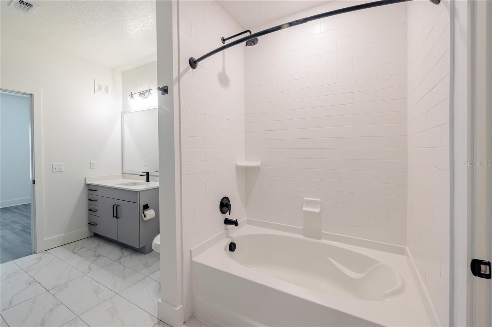 1420 LAKEFRONT DR #6413 — photo 26