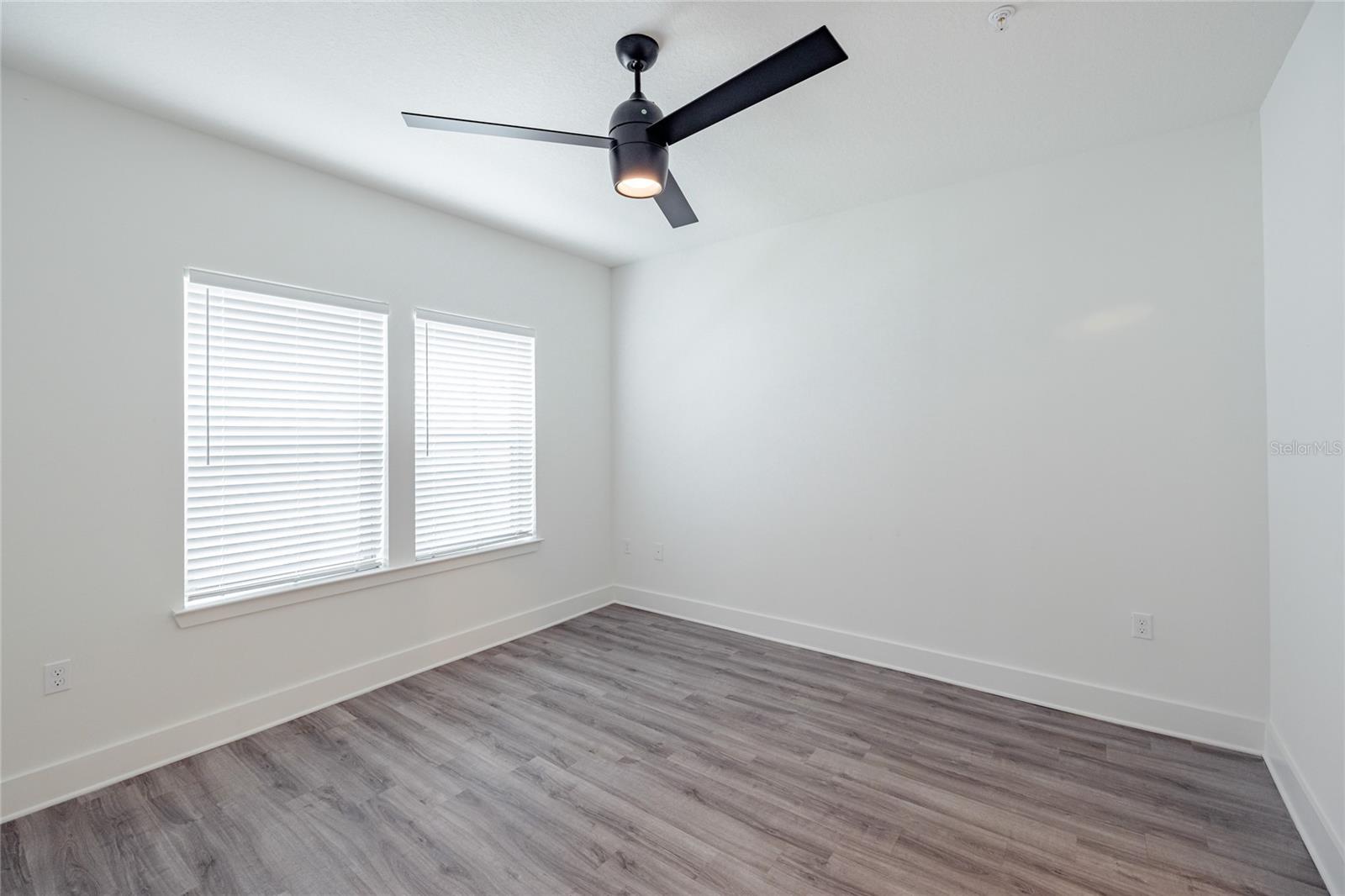 1420 LAKEFRONT DR #6413 — photo 21