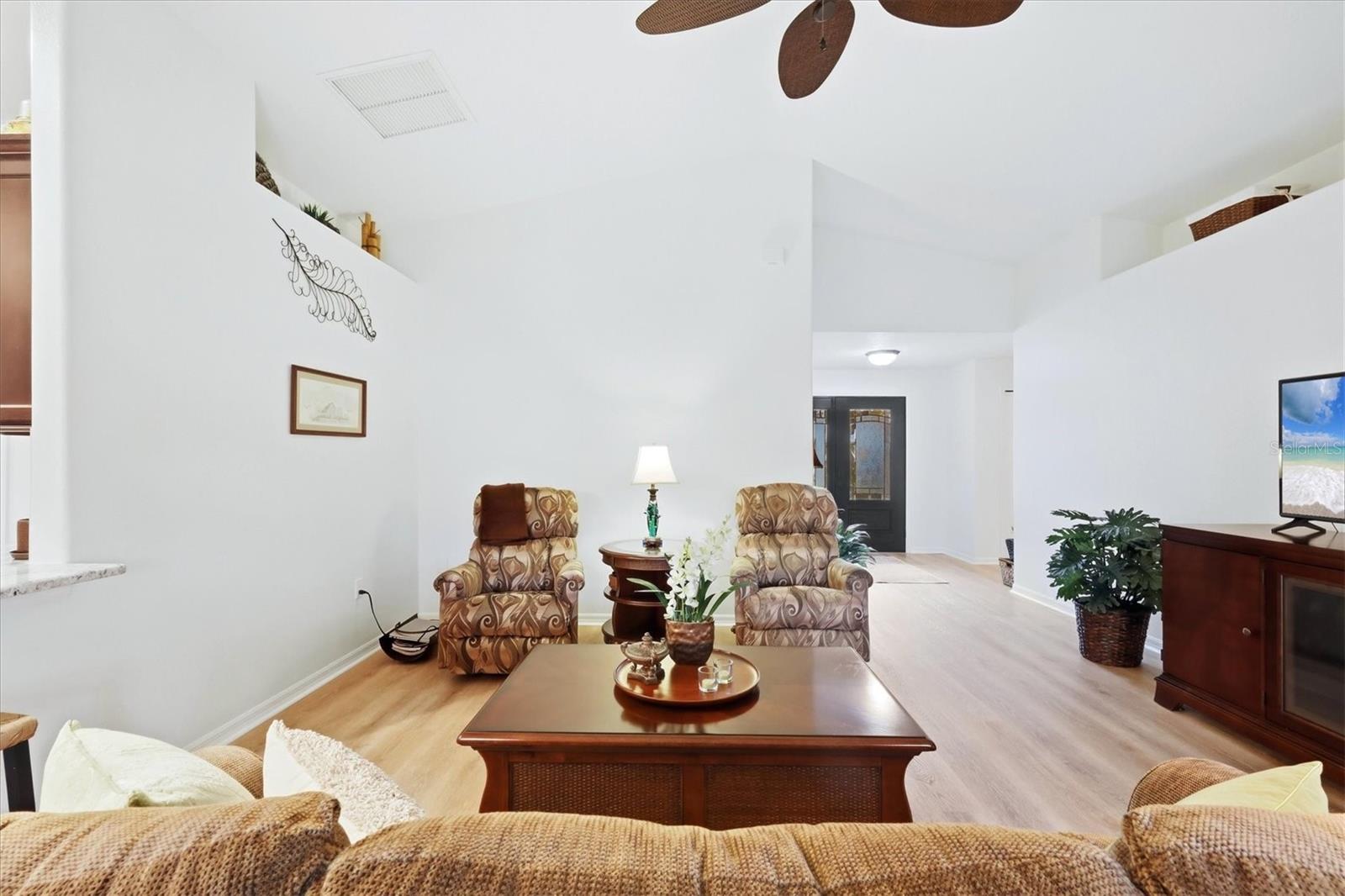 2714 FEIFFER CIR — photo 10