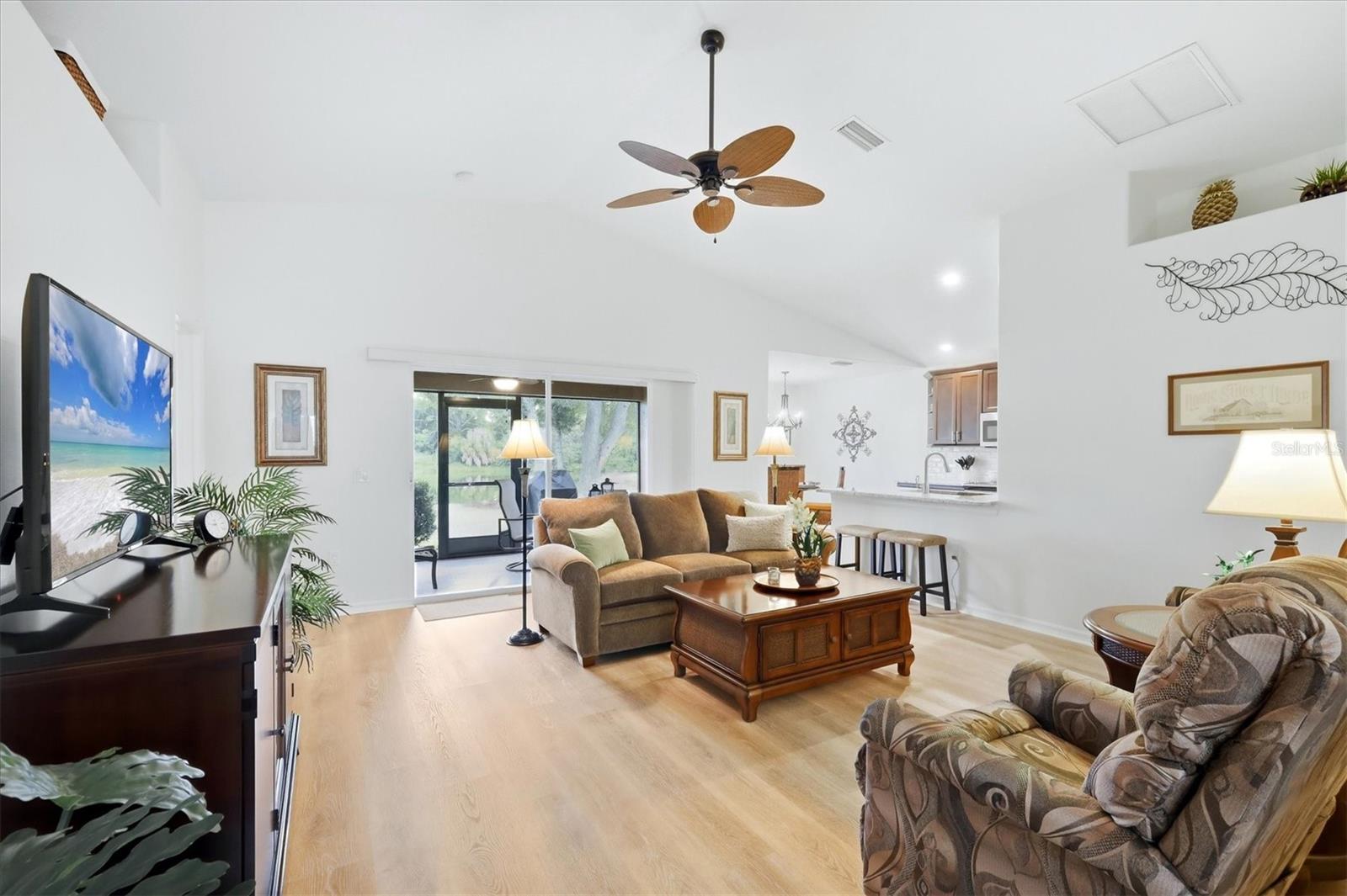 2714 FEIFFER CIR — photo 8