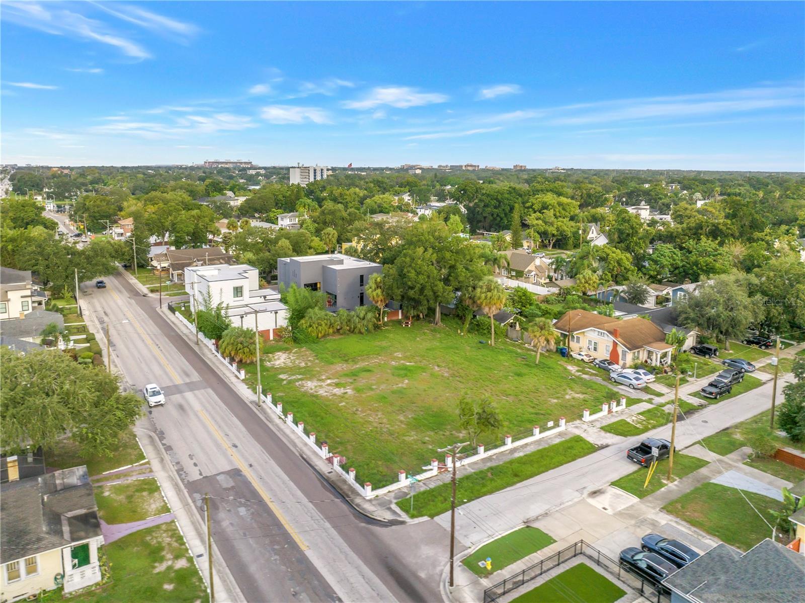 815 W COLUMBUS DR — photo 57
