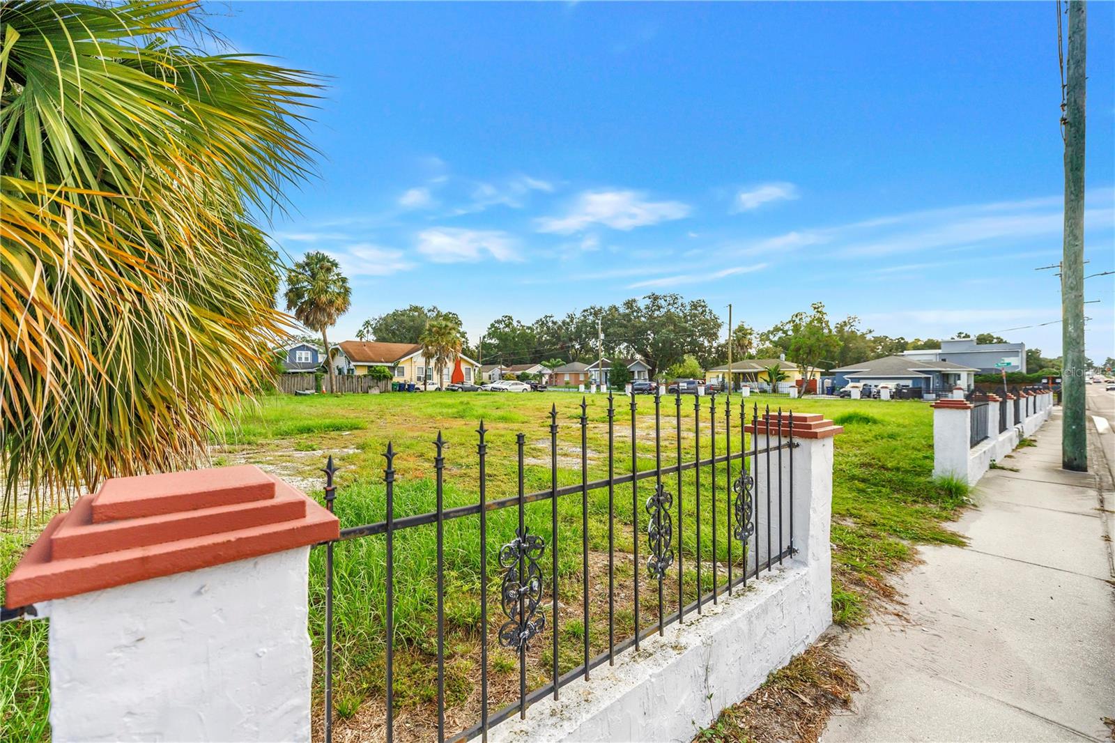 815 W COLUMBUS DR — photo 8