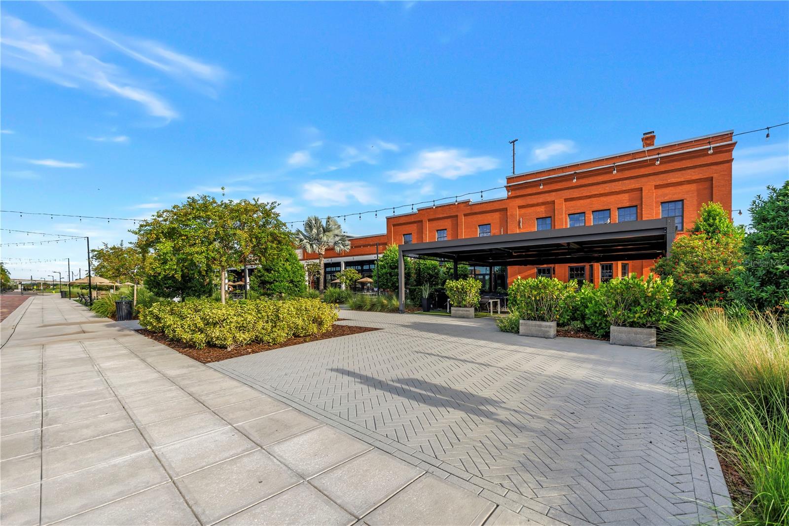 815 W COLUMBUS DR — photo 23