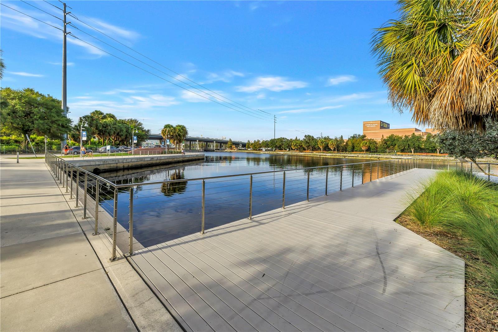 815 W COLUMBUS DR — photo 37