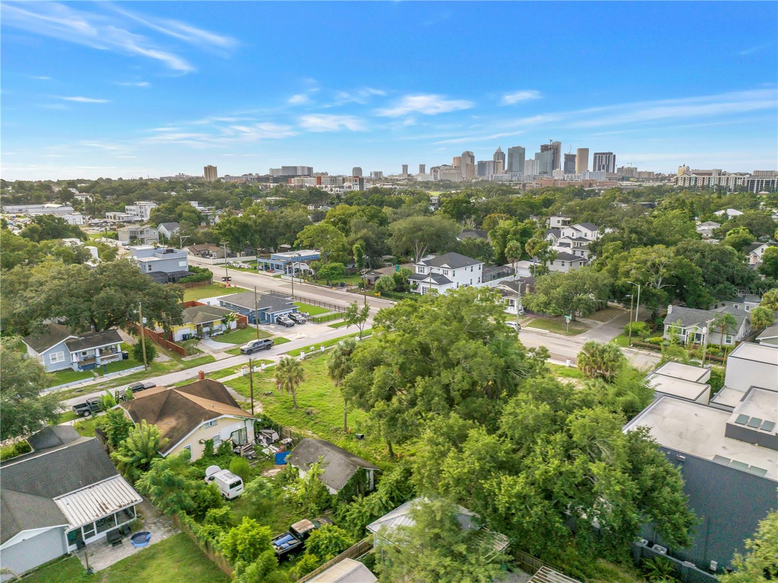 815 W COLUMBUS DR — photo 62