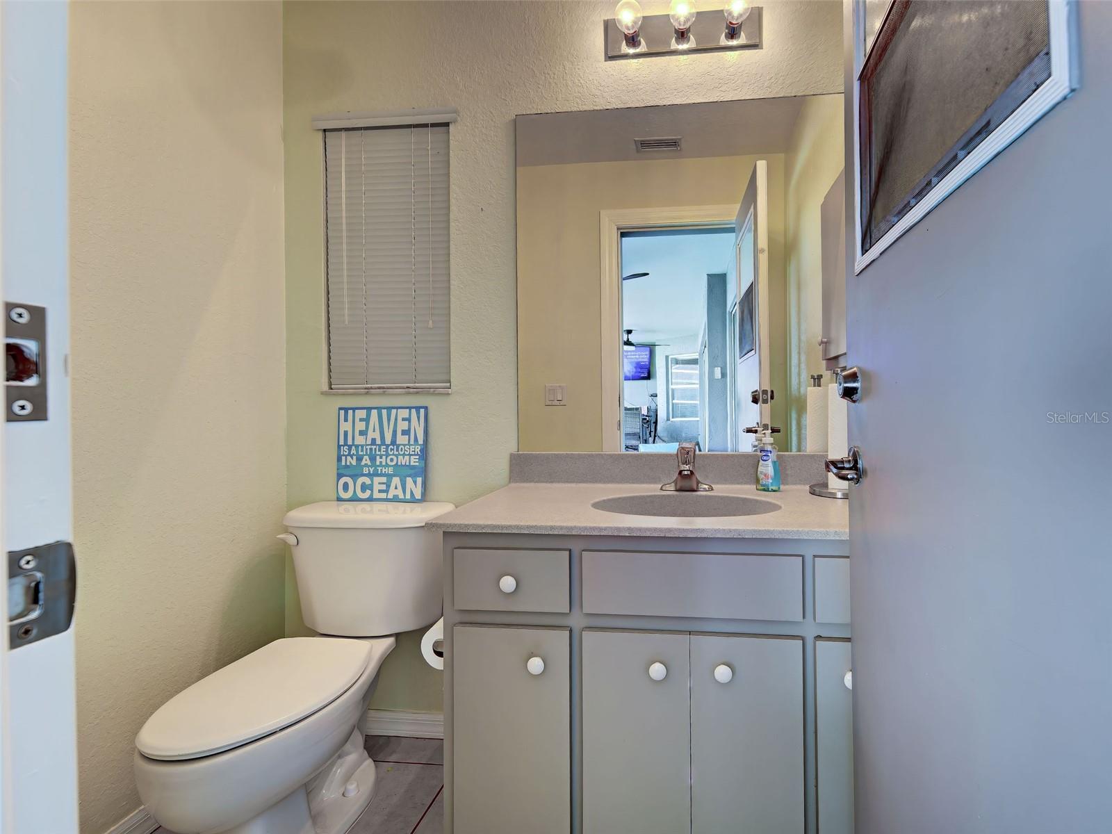 3676 DIAMOND AVE — photo 35