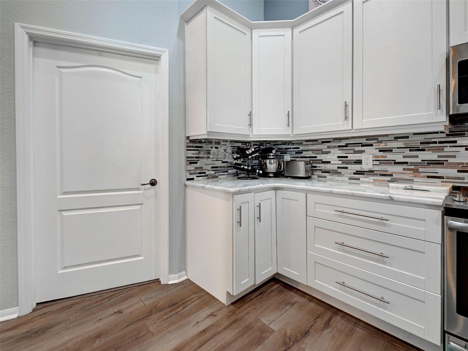 3676 DIAMOND AVE — photo 31