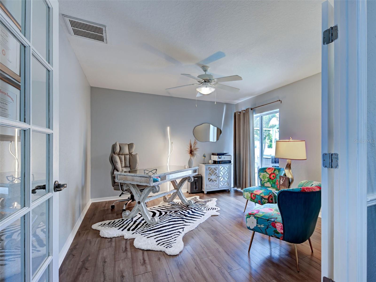3676 DIAMOND AVE — photo 37